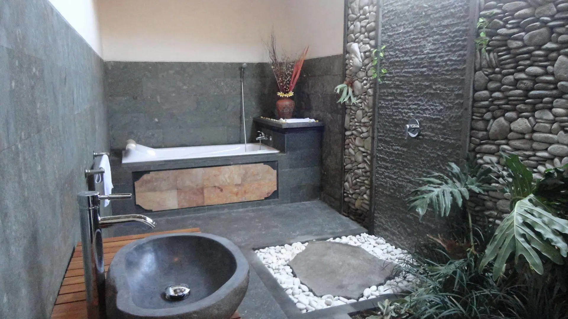 *** מלון Santosha Villa Ubud אינדונזיה