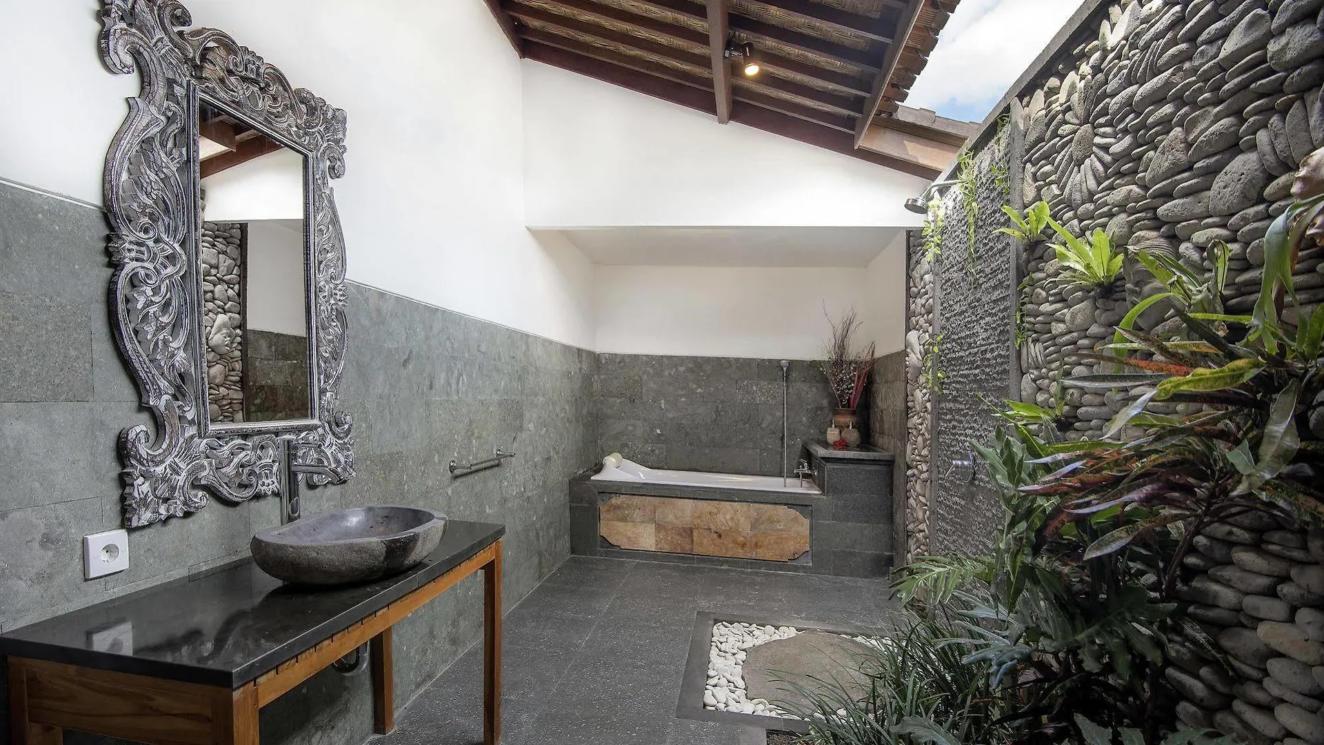 Santosha Villa Ubud