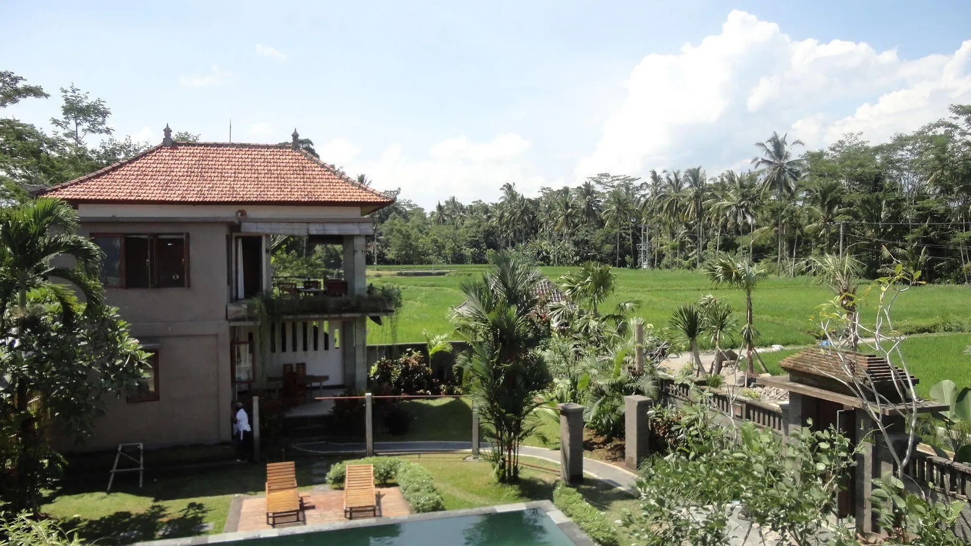 Santosha Villa Ubud מלון